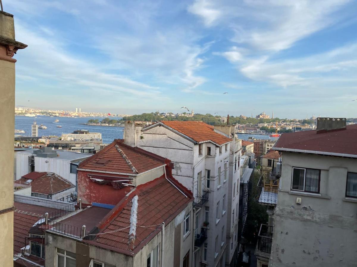 Apartment Building Near Galata Tower With Great View In Beyoglu *
