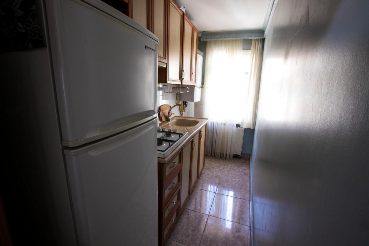 2br-1lr Seaview Family Place Next To Center Istanbul
