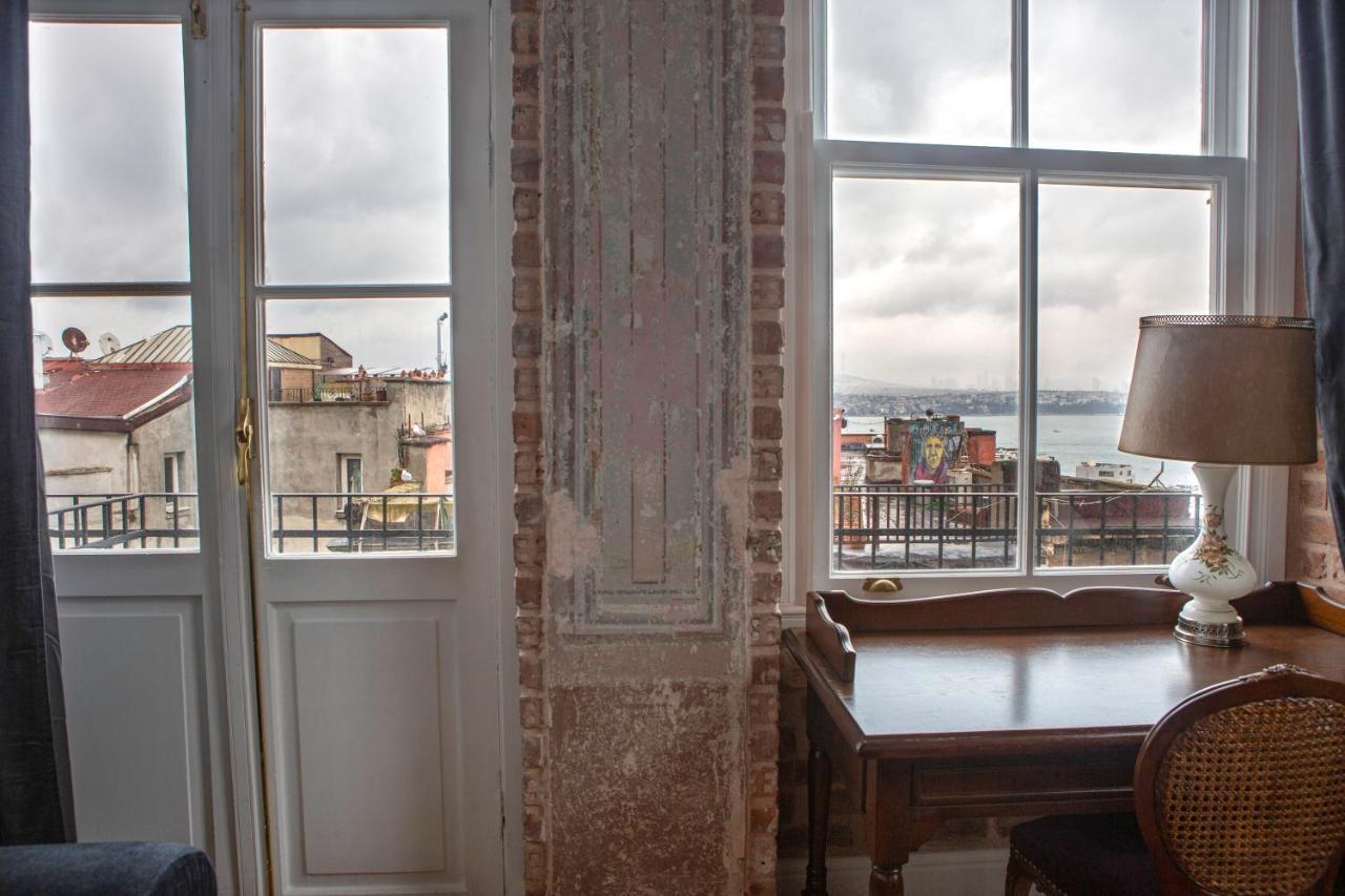 A Historical Galata Flat W Bosphorus View Apartment