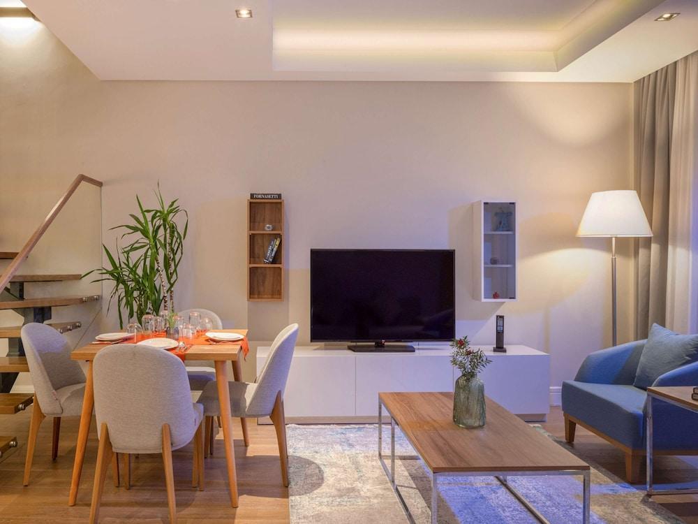 Hotel Movenpick Living West Istambul