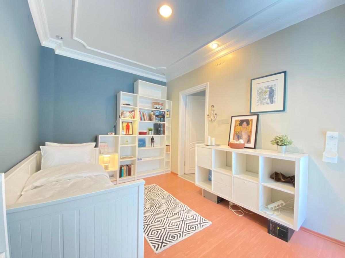 Delightful With Backyard And Bosphorus View In Uskudar