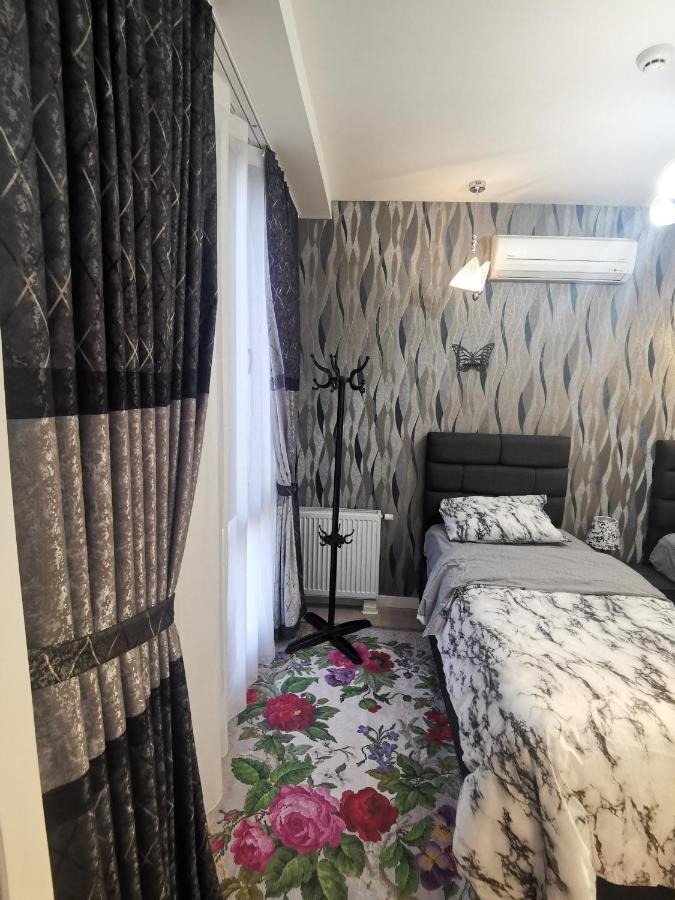 My G Yoo #2 Apartment