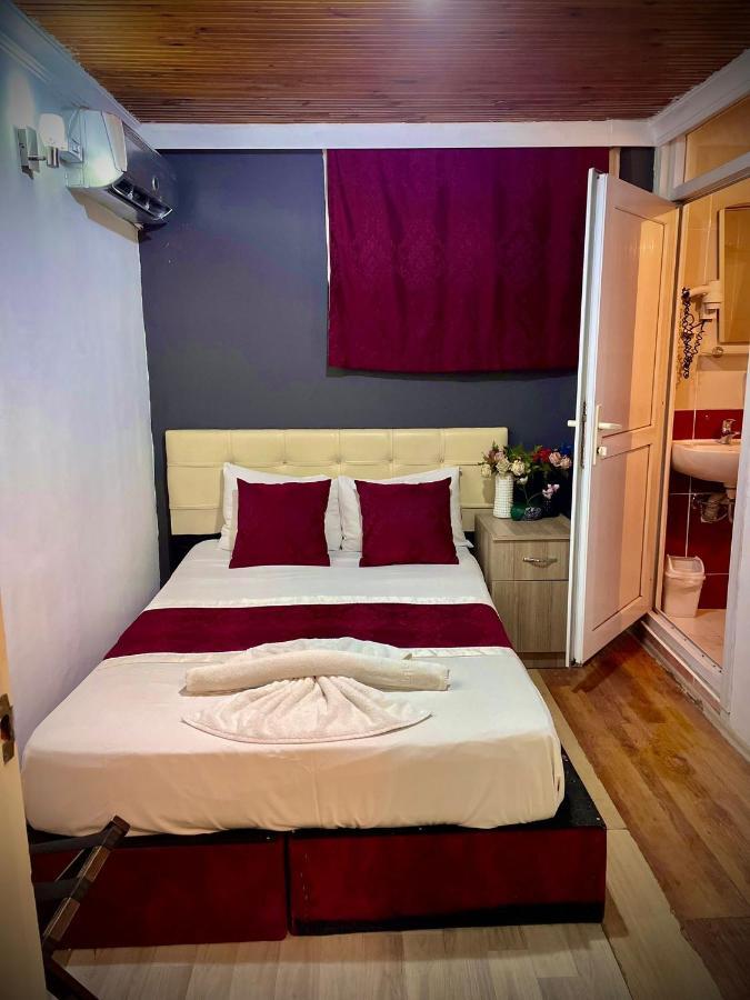Hotel La Maison Bleue 3*