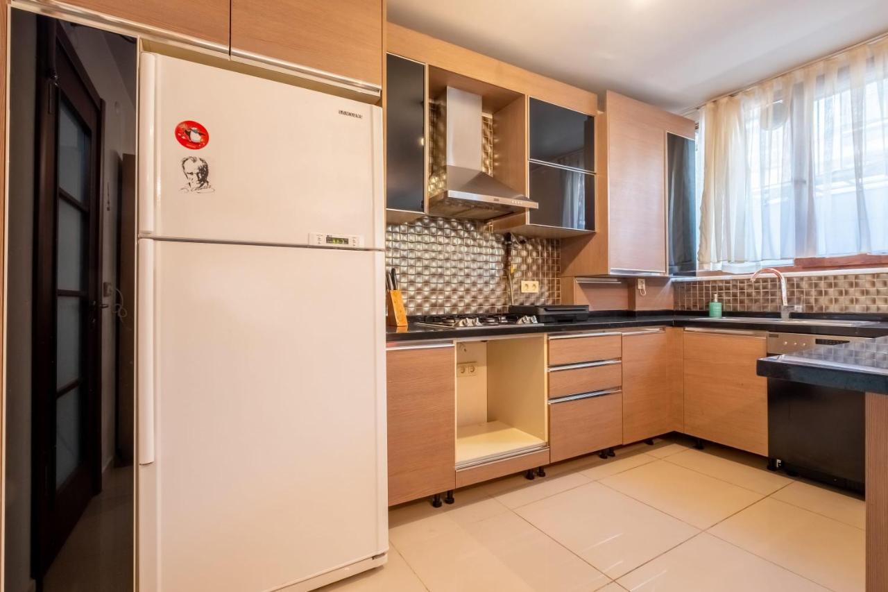 Cozy Flat With Location In Uskudar *
