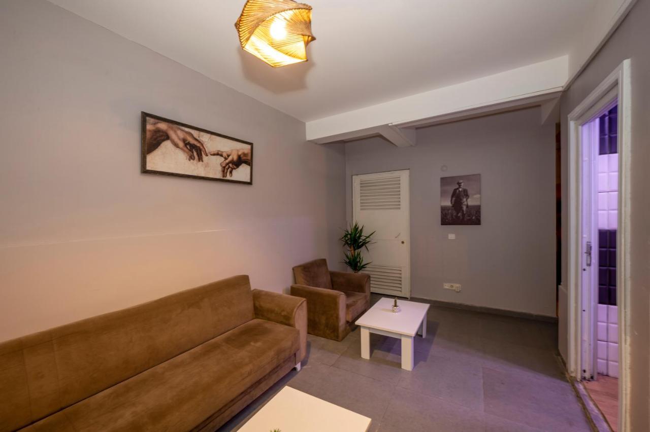 Taksim Square Hostel