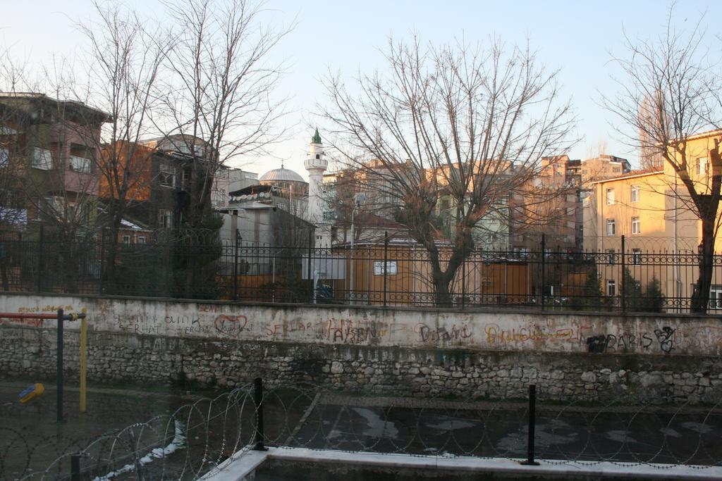 Mete Apartment *