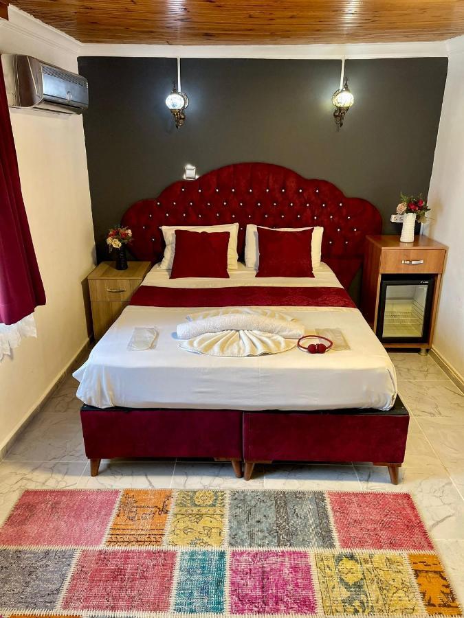 La Maison Bleue 3*
