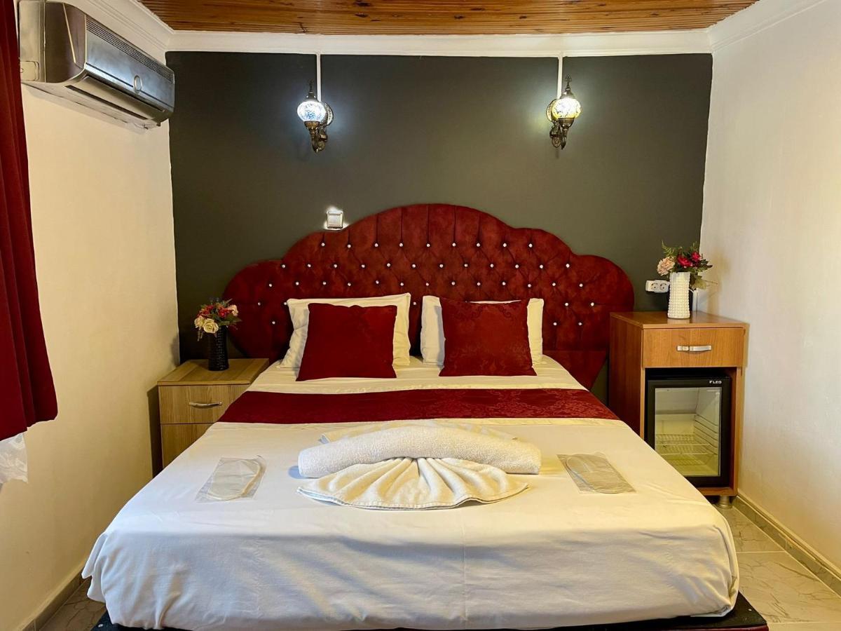 Hotel La Maison Bleue 3*