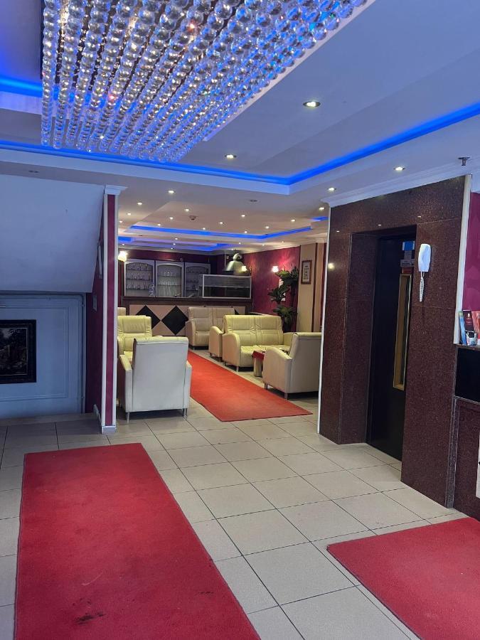 Red White Hotel
