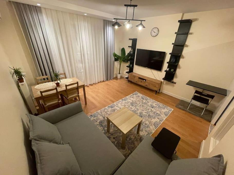 A Lovely And New Place In Beylikduzu Apartment *