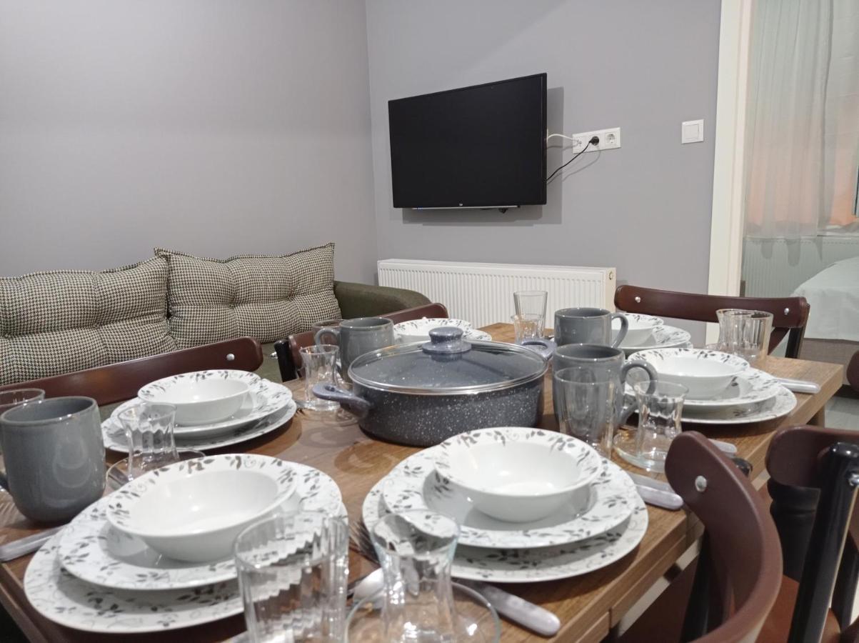 Sweet In Historical Area 3b Apartment