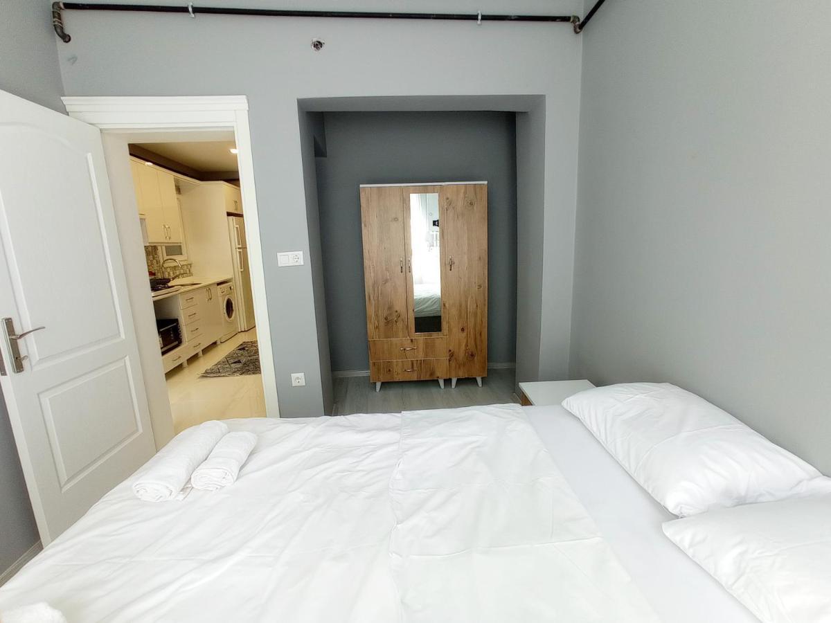 Sweet In Historical Area Apartment