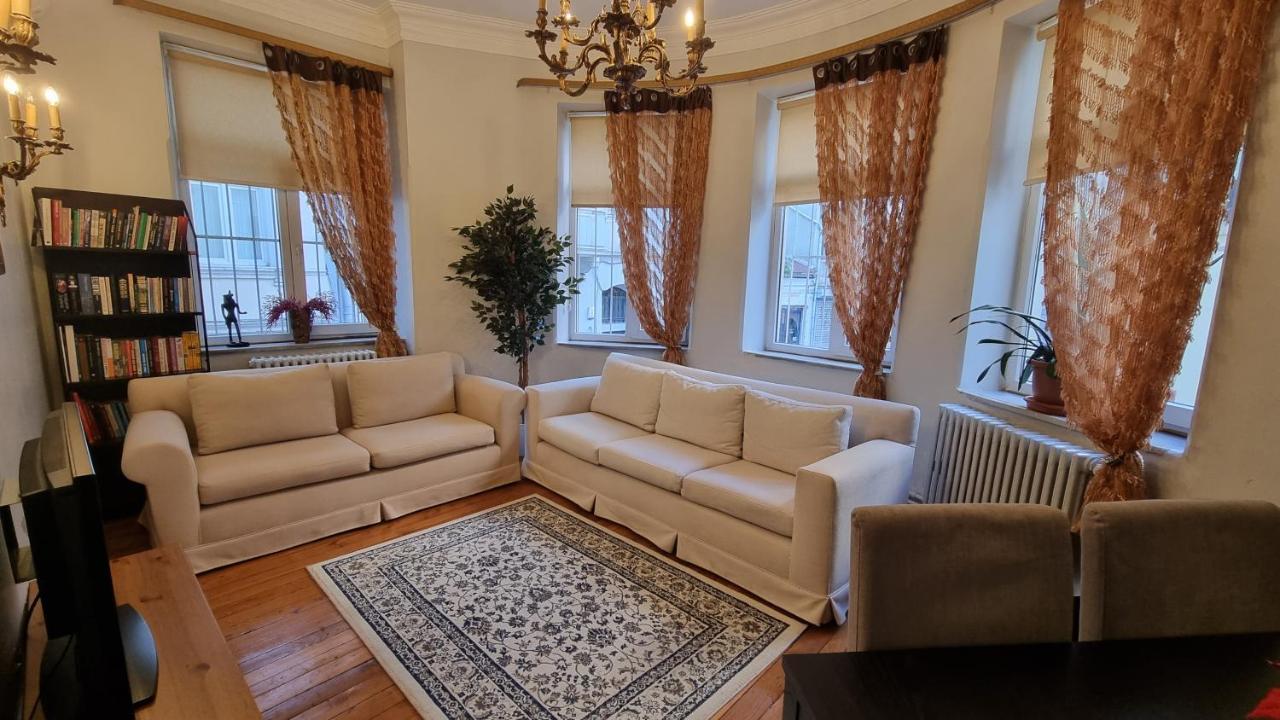 Apartment Spacious And Bright Three Bedroom By Happy Homes