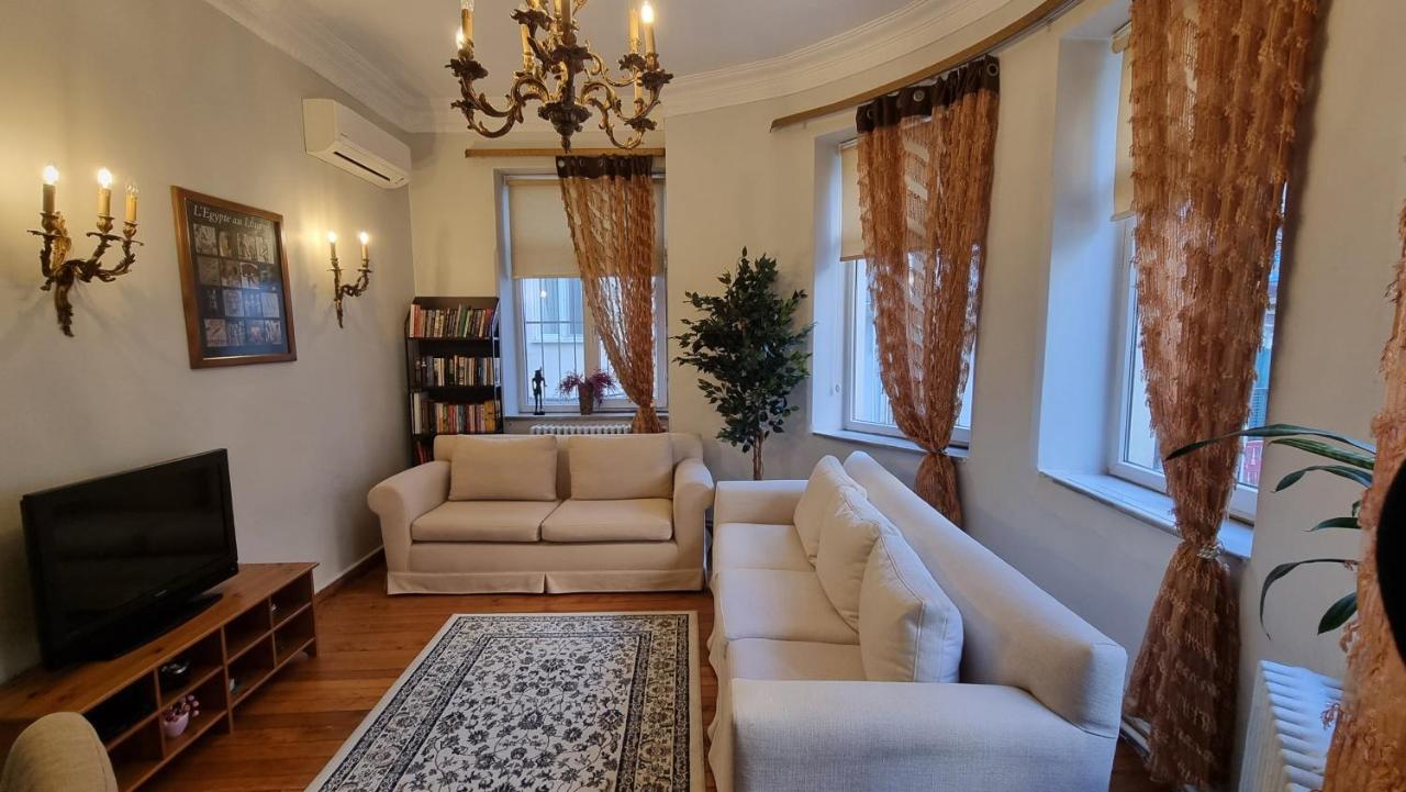 Apartment Spacious And Bright Three Bedroom By Happy Homes