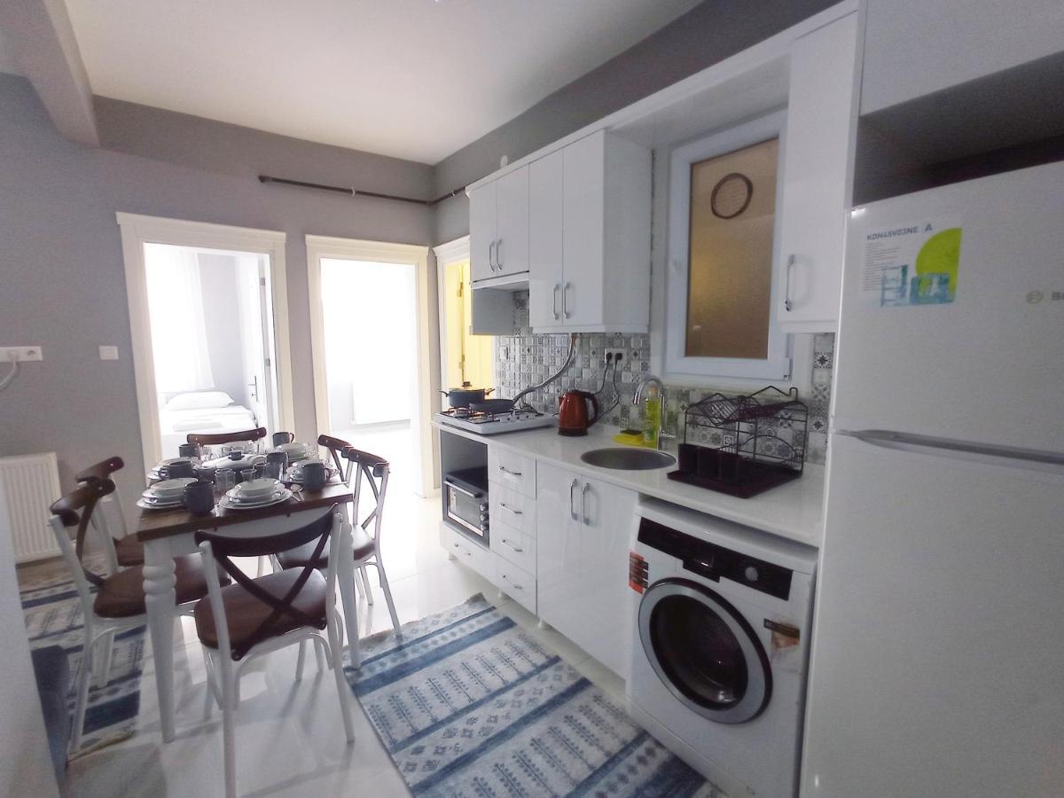 Cute In Historical Area 3b Apartment