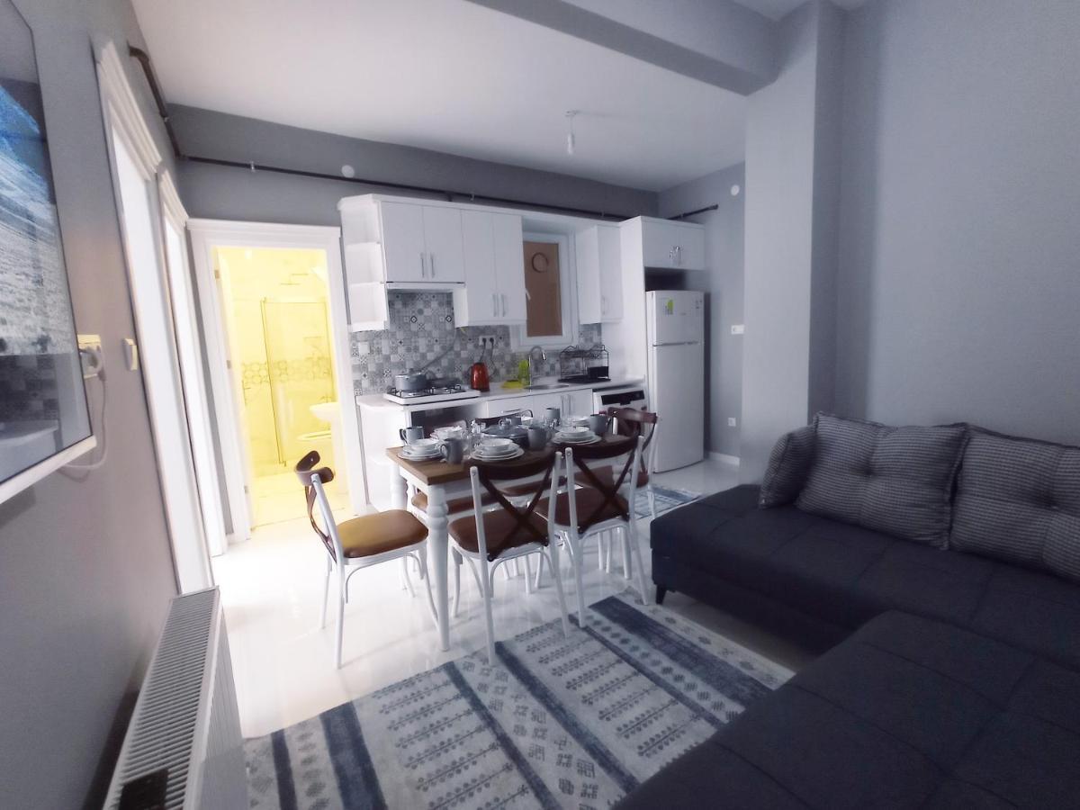 Cute In Historical Area 3b Apartment *