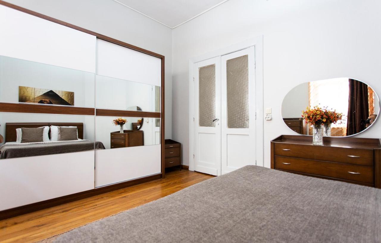 Spacious And Bright Three Bedroom By Happy Homes Apartment *
