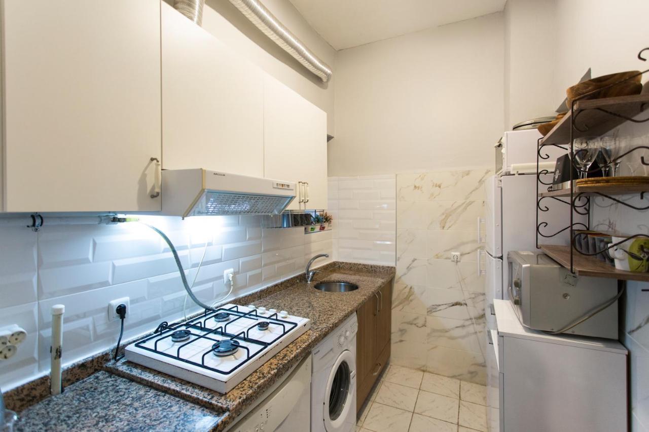 Spacious And Bright Three Bedroom By Happy Homes * Istanbul