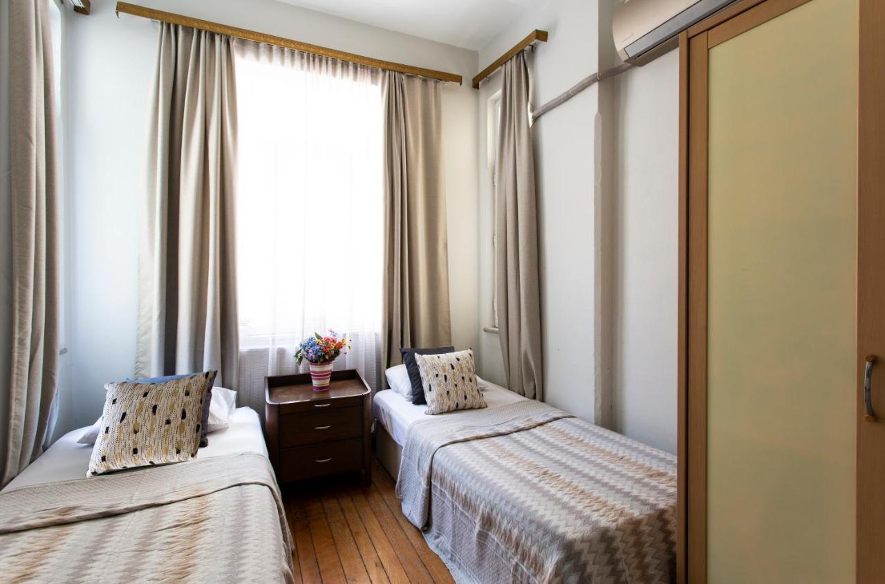Spacious And Bright Three Bedroom By Happy Homes