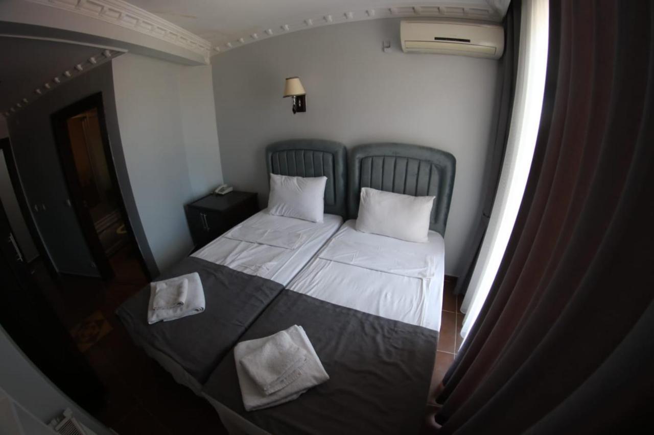 Ares Hotel
