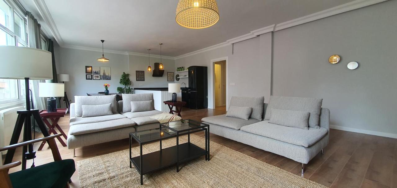 Brand New Luxuries 3-bedrooms In The Center Apartment
