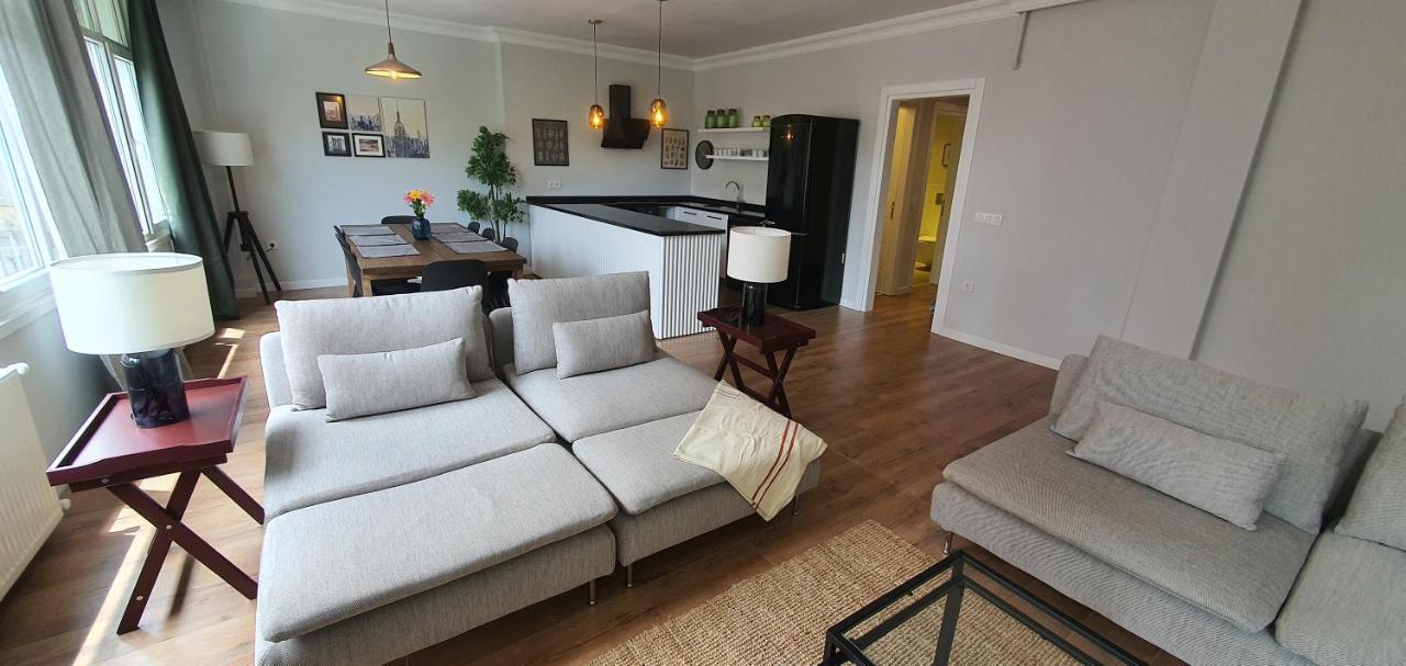 Brand New Luxuries 3-bedrooms In The Center Apartment Istanbul