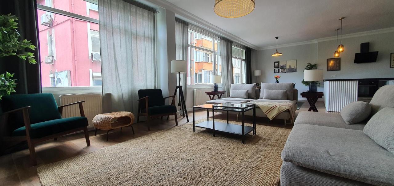 Brand New Luxuries 3-bedrooms In The Center Istanbul