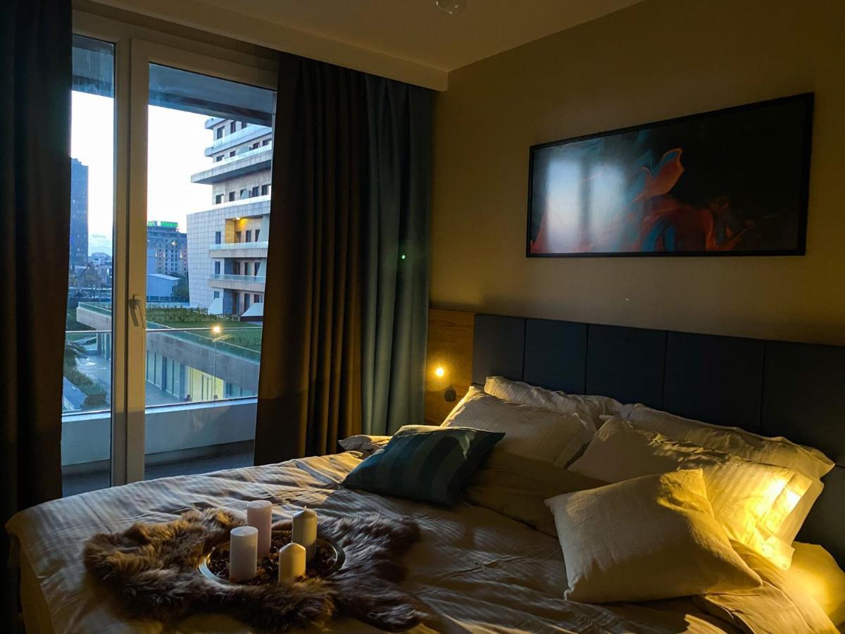 Brand-new Elegant 1-bedroom *