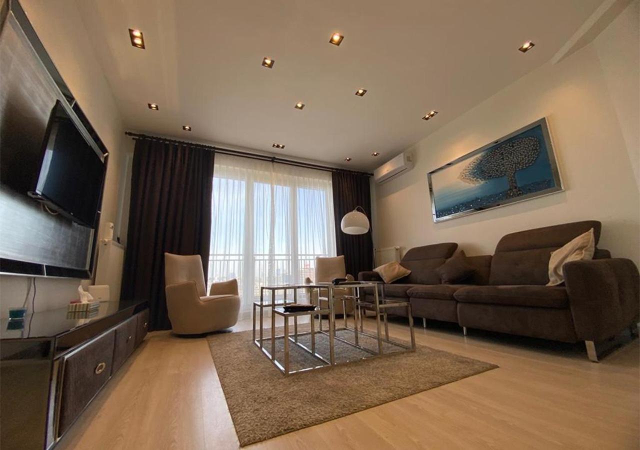 High Rise With Balcony Apartamento *