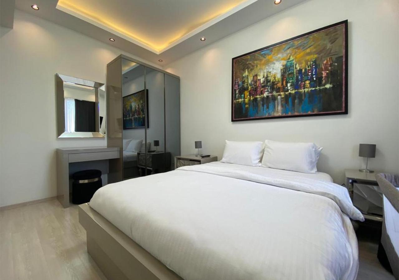 Apartamento High Rise With Balcony *