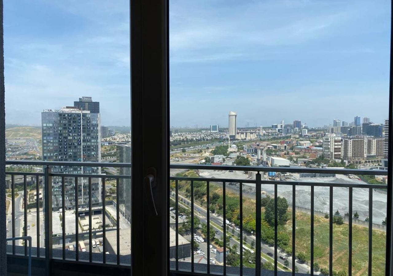 High Rise With Balcony Apartamento