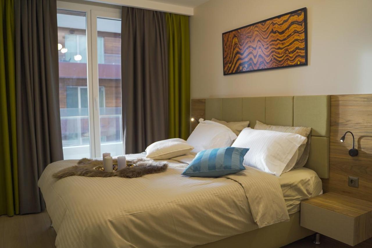 Brand-new Elegant 1-bedroom Apartment *