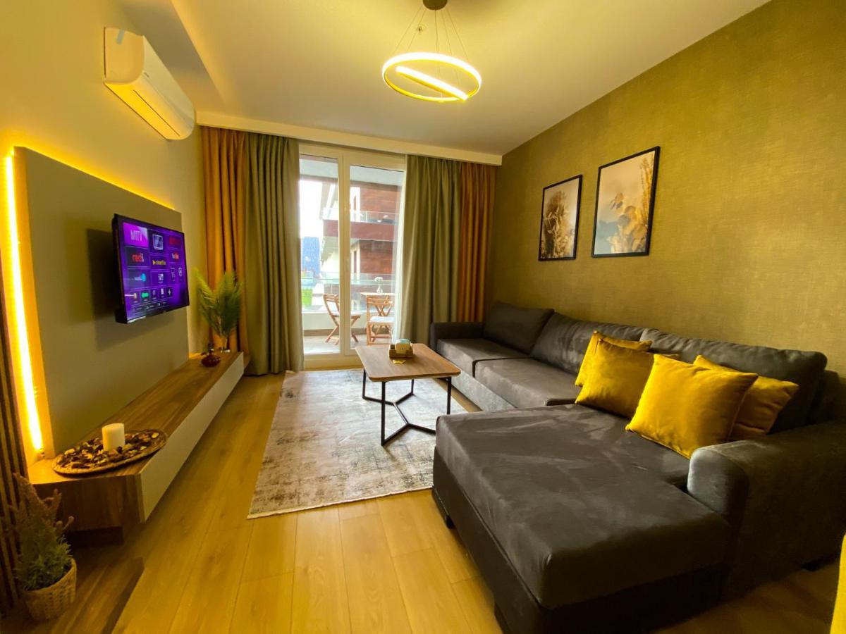 Brand-new Elegant 1-bedroom *