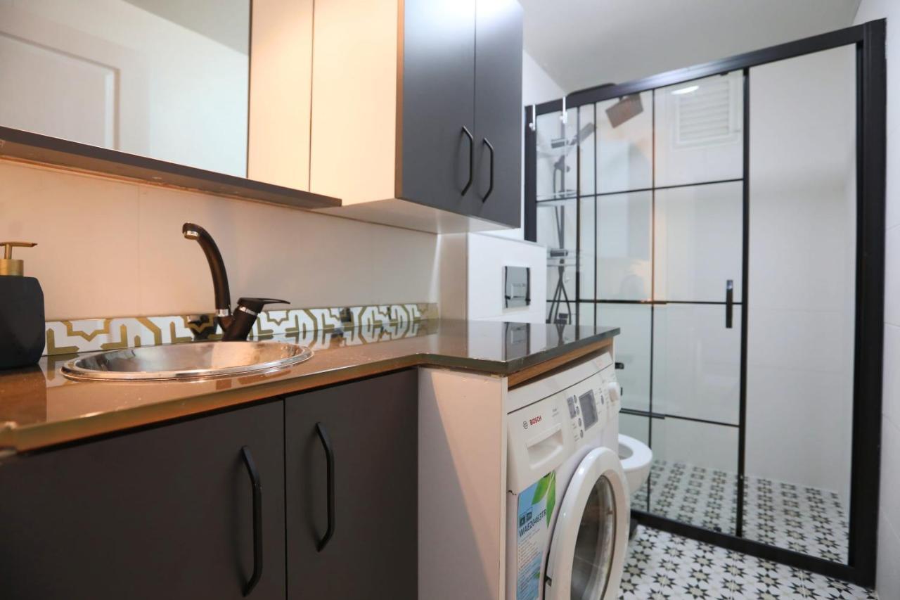 Stylish And Flat In Kadikoy Apartment