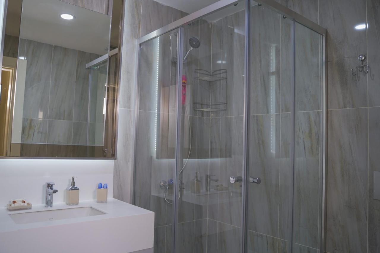 Brand-new Elegant 1-bedroom Apartment *