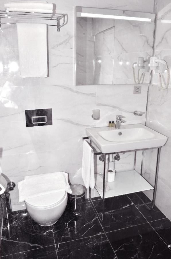 Davos Hotel 2*