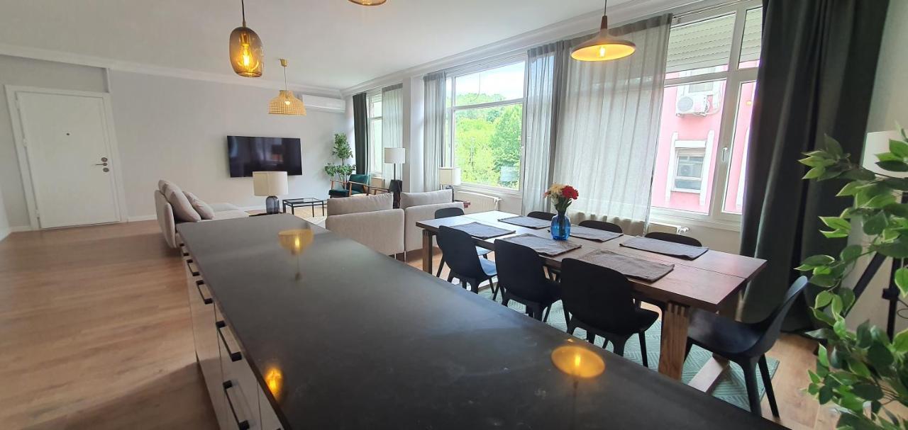 Brand New Luxuries 3-bedrooms In The Center