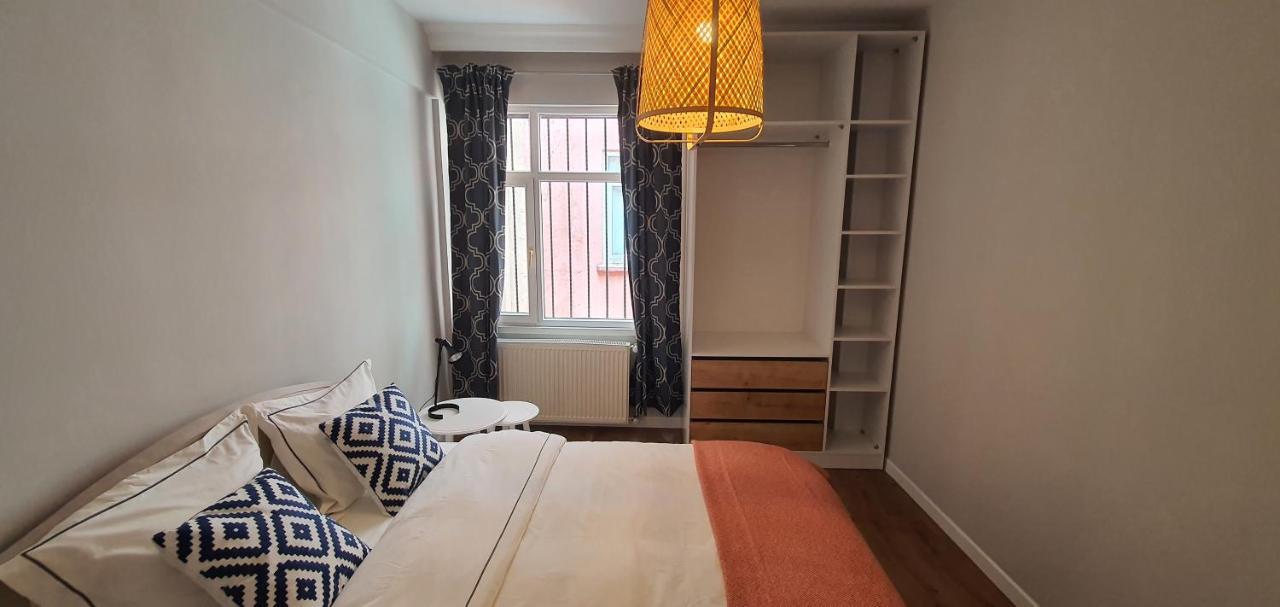 Brand New Luxuries 3-bedrooms In The Center Apartment