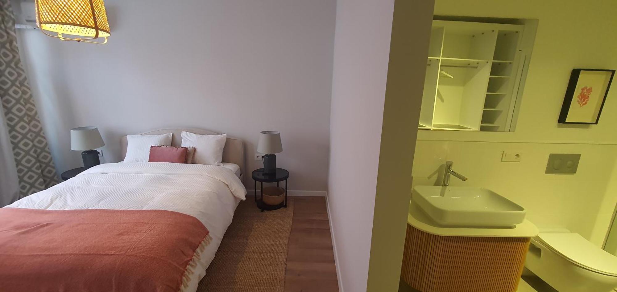 Apartment Brand New Luxuries 3-bedrooms In The Center