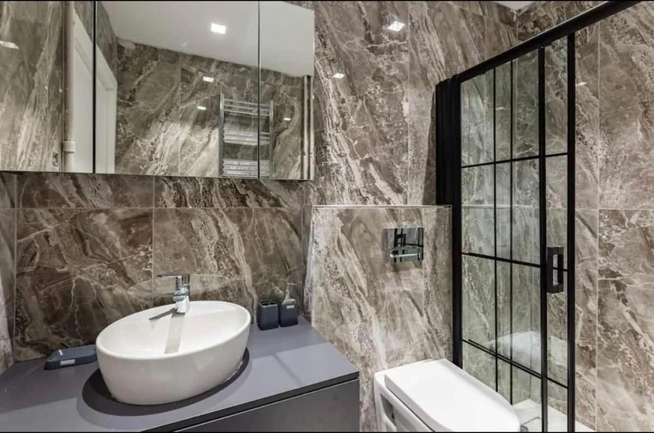 Apartment Renovated Art Deco Charm In The Heart Of Nisantasi