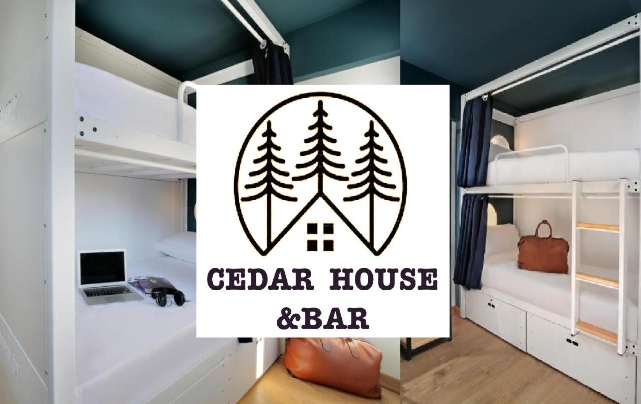 Hostel Cedar House *