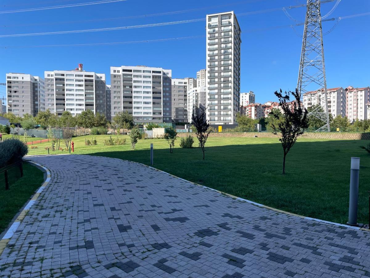 Kozza Park, Next To Akbati Shopping Mall And Tennis Academy * Istanbul