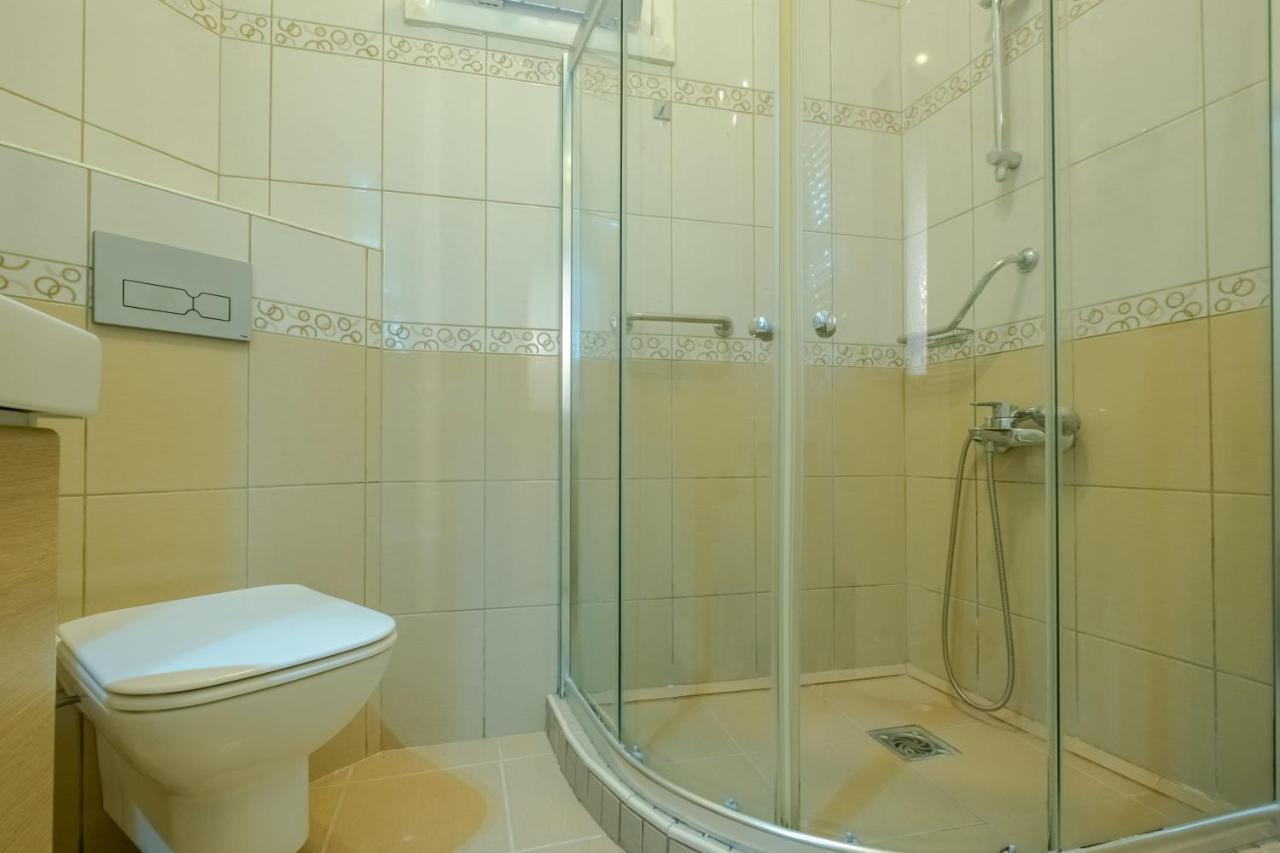 With Balcony Close To Taksim In Cihangir Apartment Istanbul
