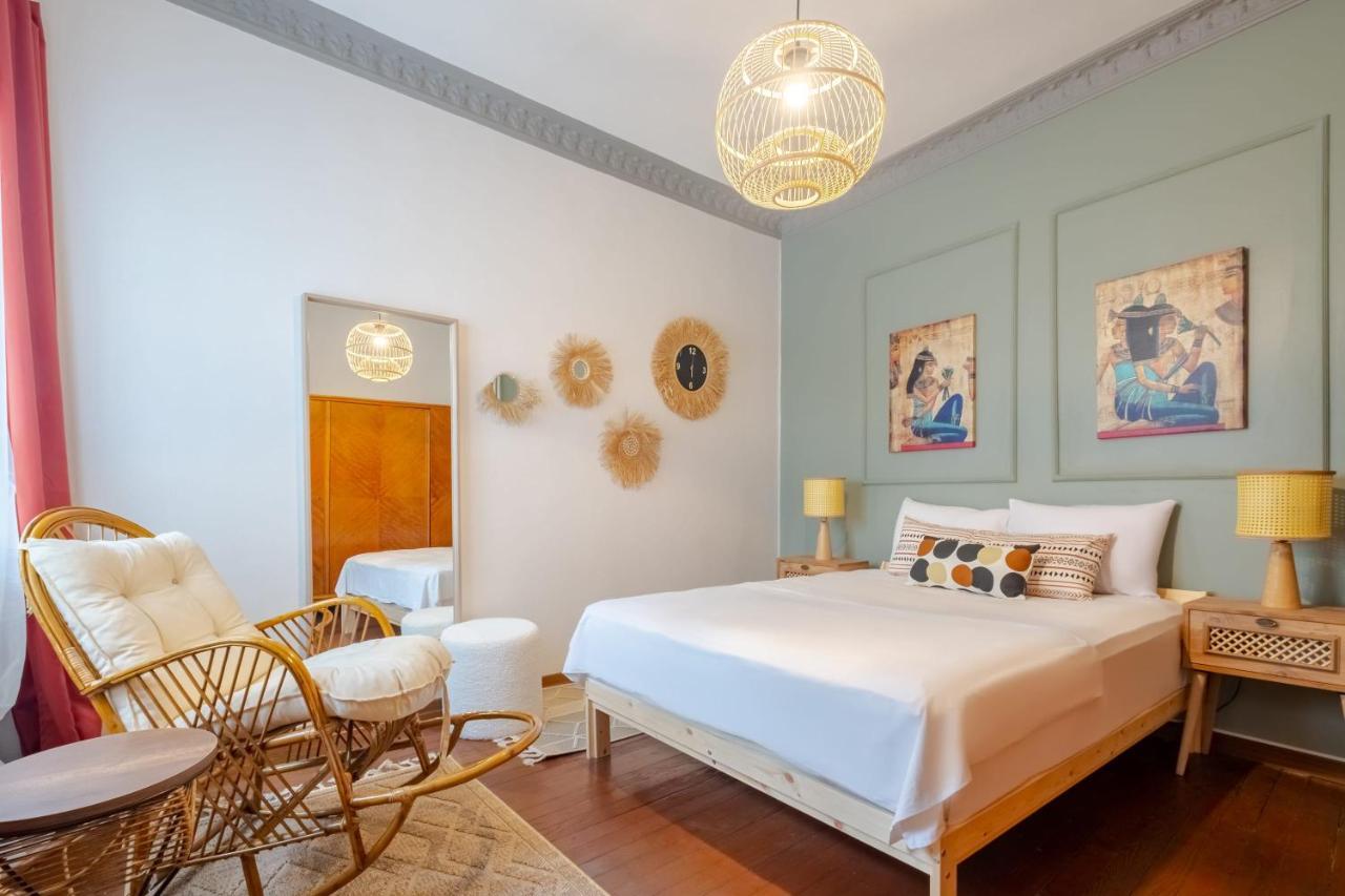 With Balcony Close To Taksim In Cihangir Istanbul