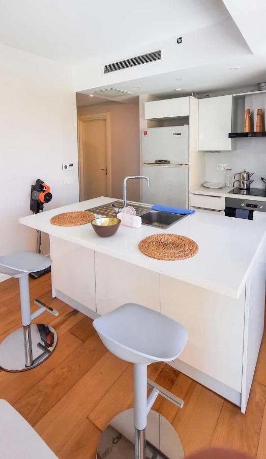 Ultra Lux Flat-great Locationb1