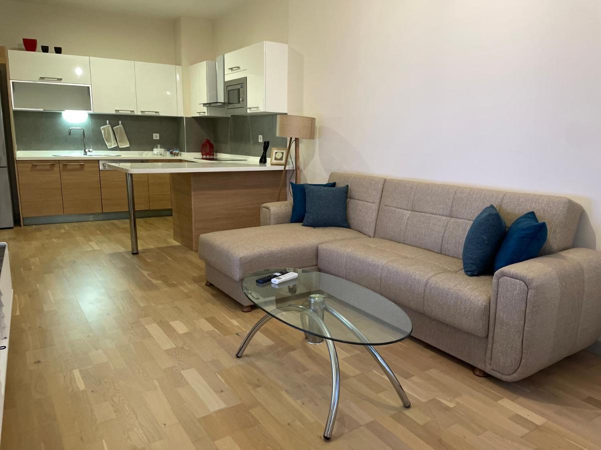Apartment Kozza Park, Next To Akbati Shopping Mall And Tennis Academy *