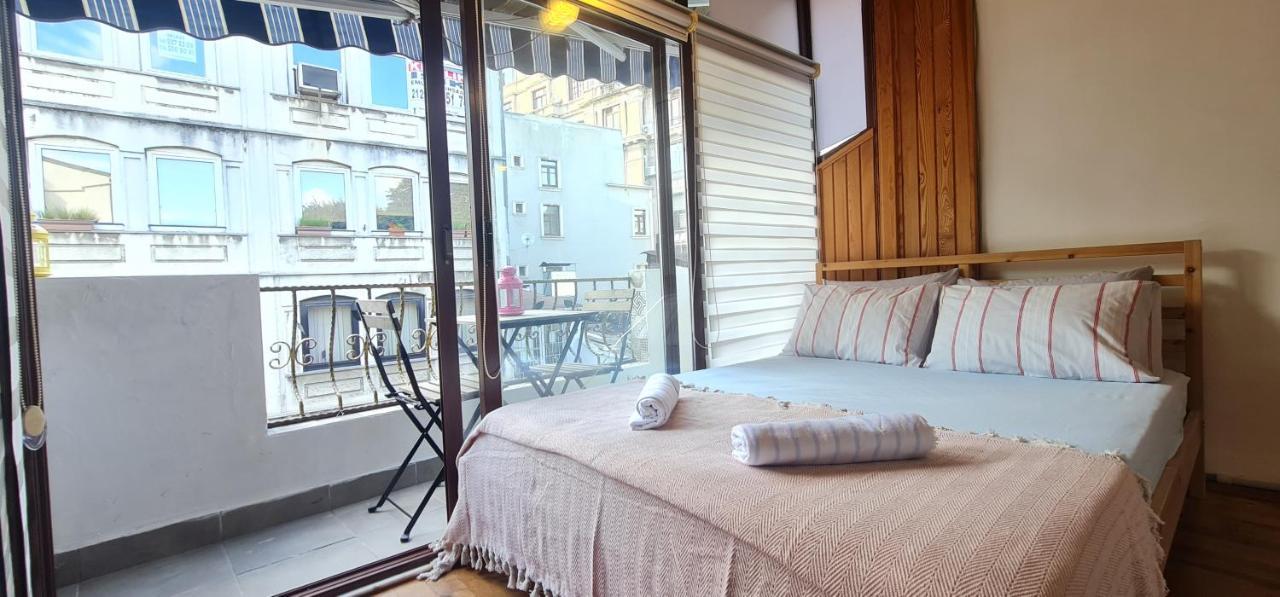 Apartment Galata Duplex Apt. *balcony* 1 Min To Metro Stn.