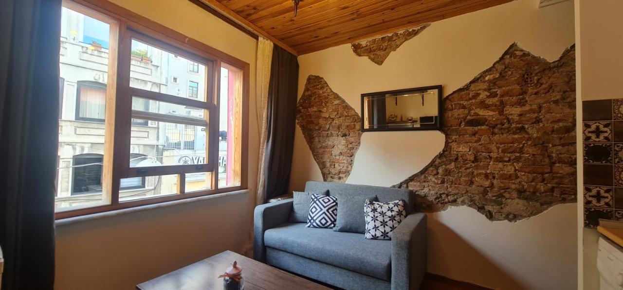 Galata Duplex Apt. *balcony* 1 Min To Metro Stn. Istanbul