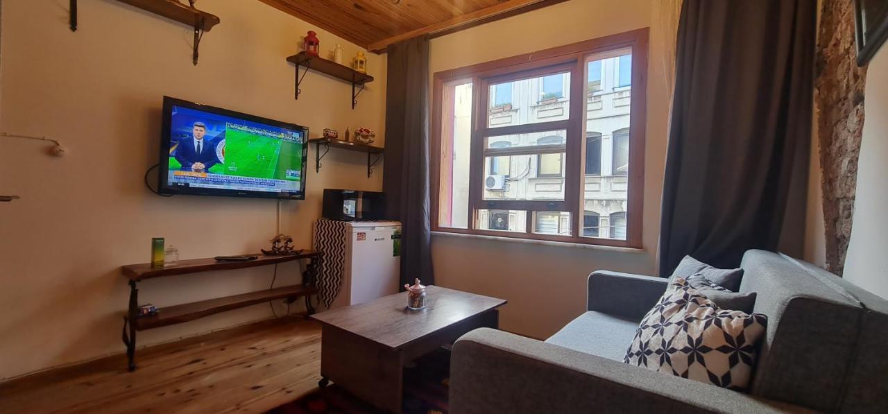 Galata Duplex Apt. *balcony* 1 Min To Metro Stn. Apartment Istanbul