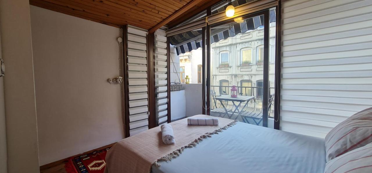 Apartment Galata Duplex Apt. *balcony* 1 Min To Metro Stn.